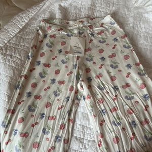 Djerf Avenue Go Slow Pajama pant in Summer Berries, size small